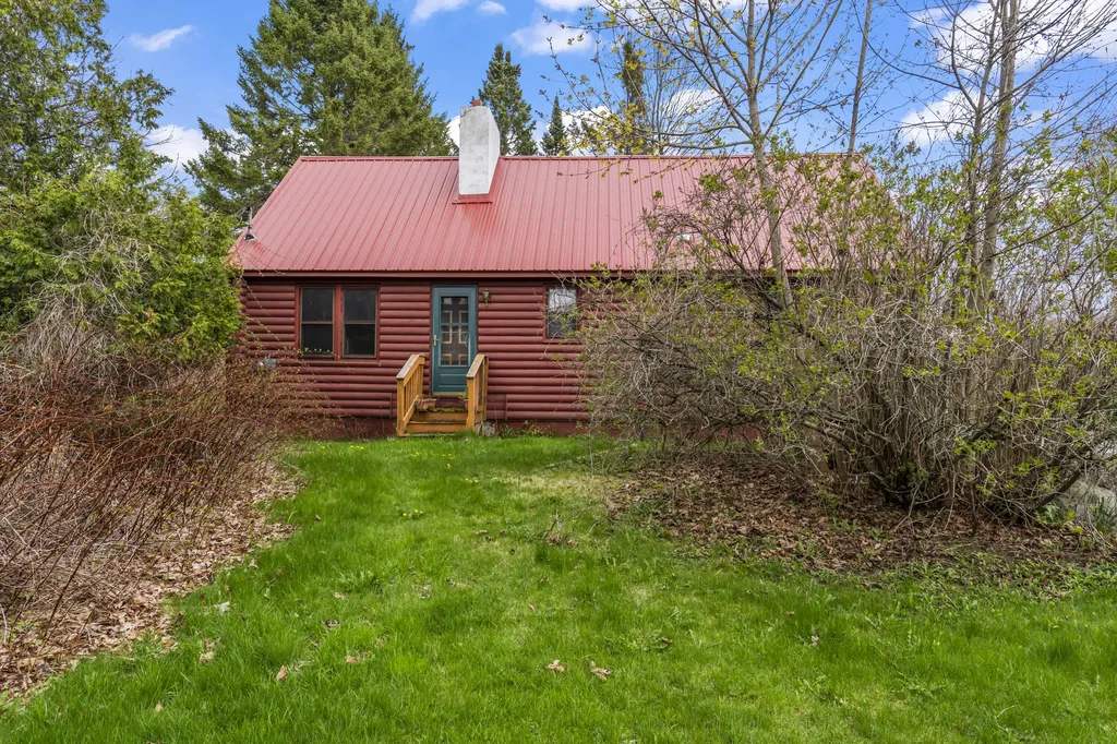 8 Bickford Drive Fairfield ME 04937