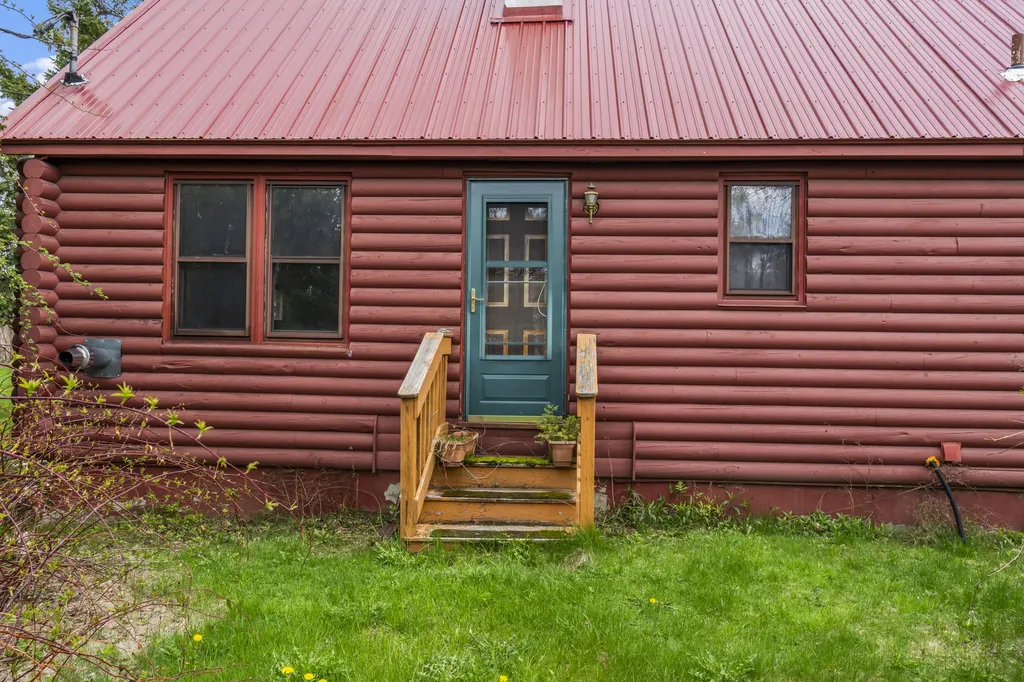 8 Bickford Drive Fairfield ME 04937