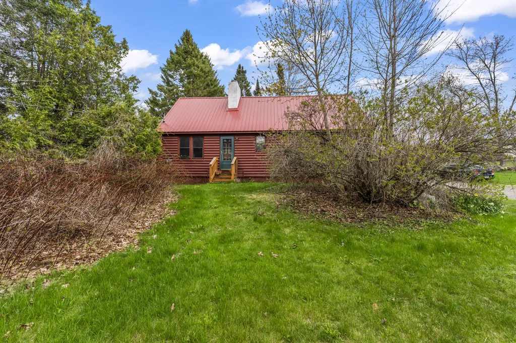 8 Bickford Drive Fairfield ME 04937