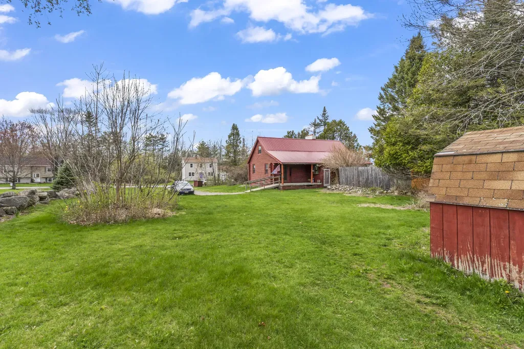8 Bickford Drive Fairfield ME 04937