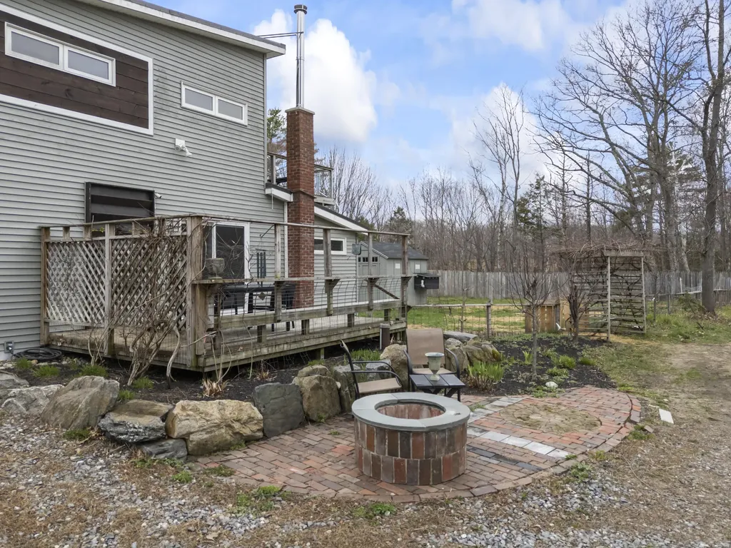 15 Dolloff Drive Brunswick ME 04011