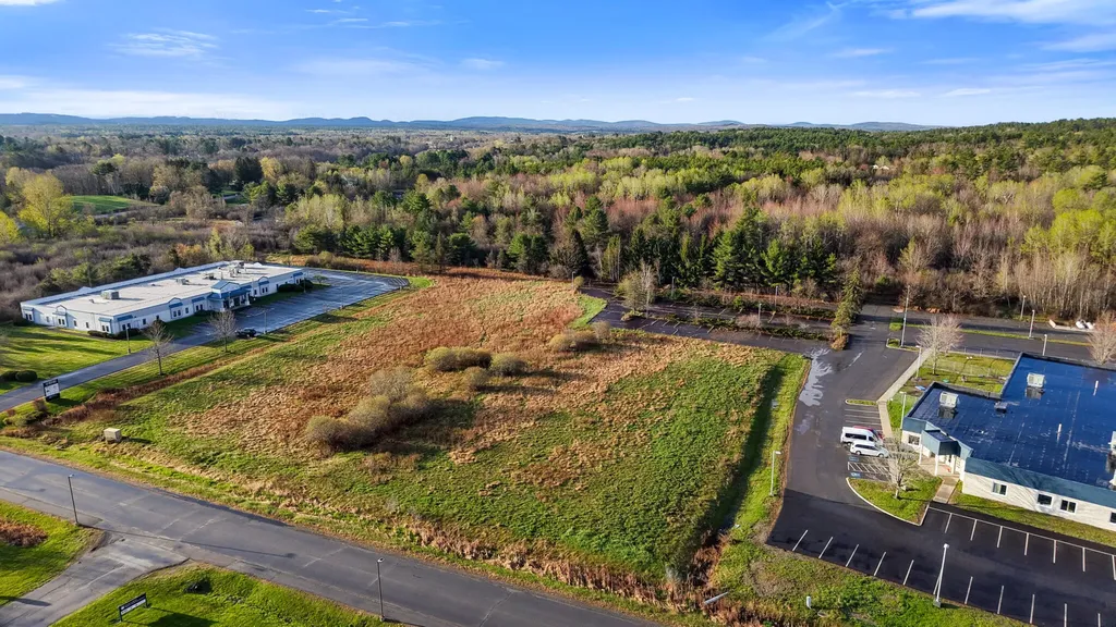 16 Godfrey Drive Orono ME 04473