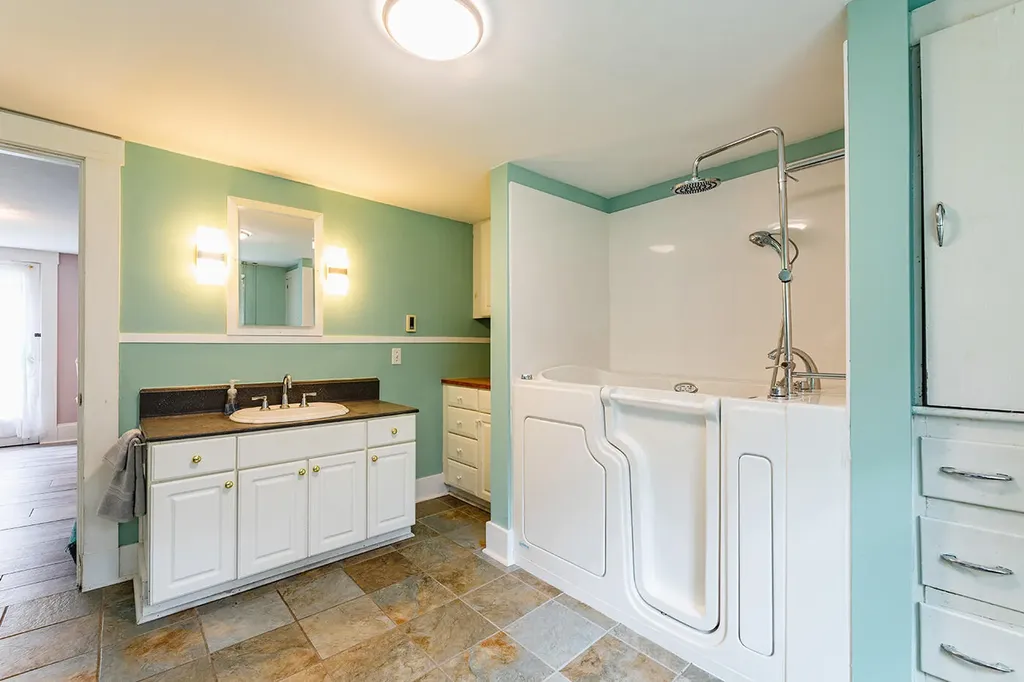 304 Beach Road Lincolnville ME 04849
