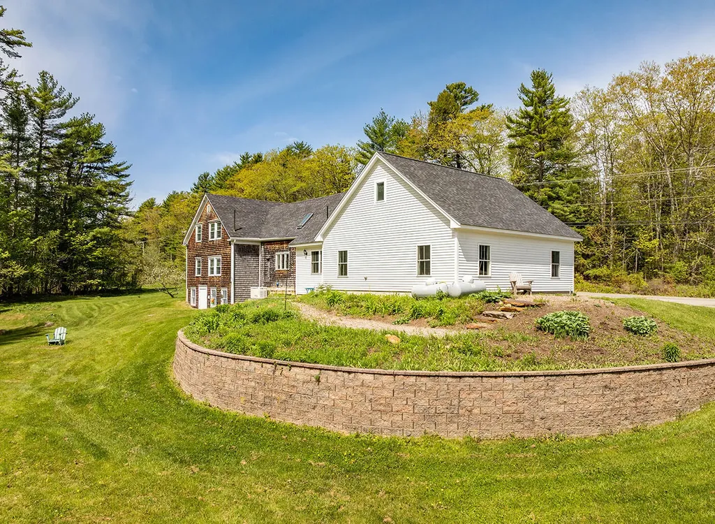 304 Beach Road Lincolnville ME 04849