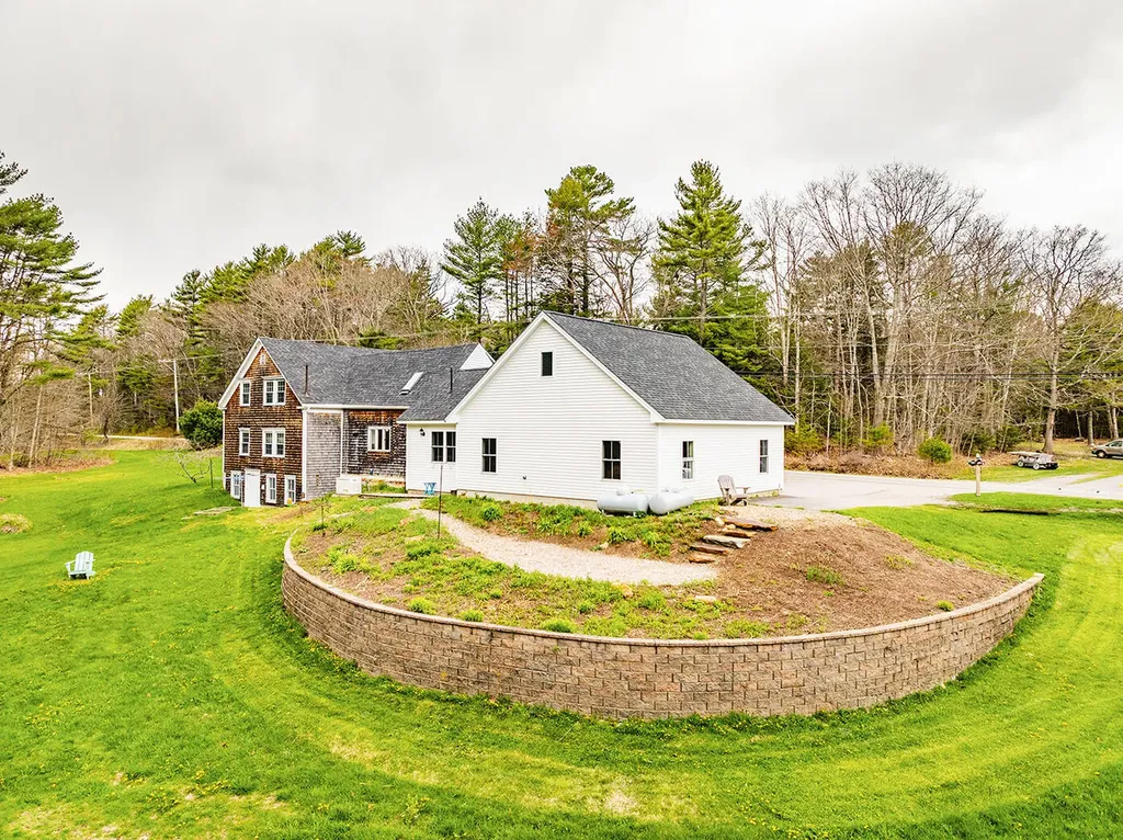 304 Beach Road Lincolnville ME 04849