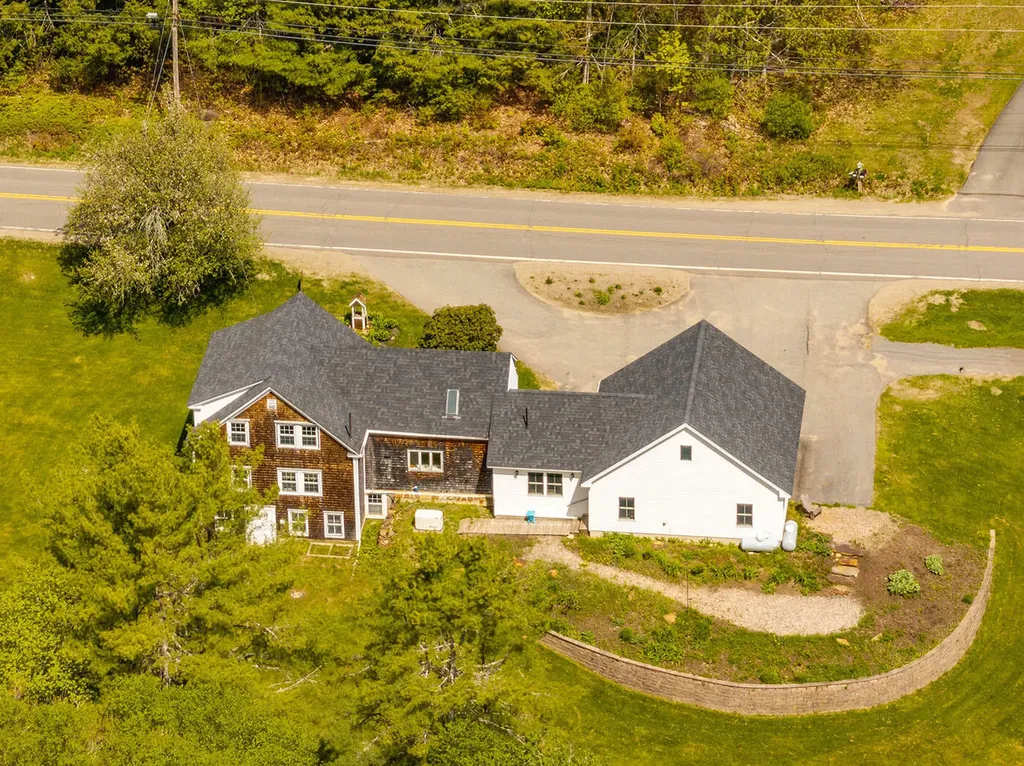 304 Beach Road Lincolnville ME 04849