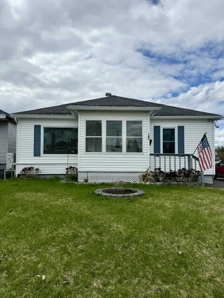 165 12th Avenue Madawaska ME 04756