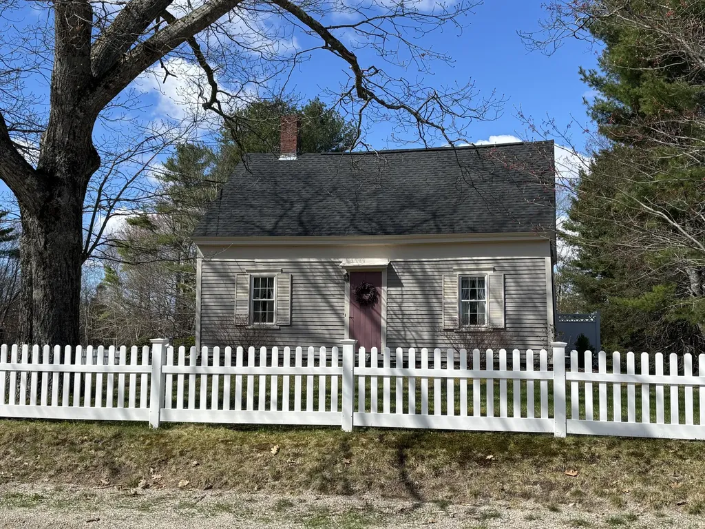 773 N North Bend Road Surry ME 04684