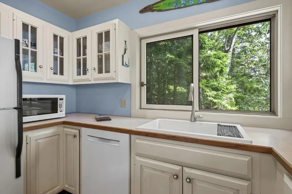 127 Appalachee Road Boothbay Harbor ME 04538