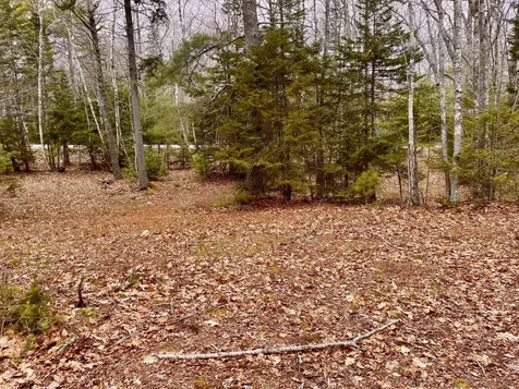 92L Russell Road Bristol ME 04541
