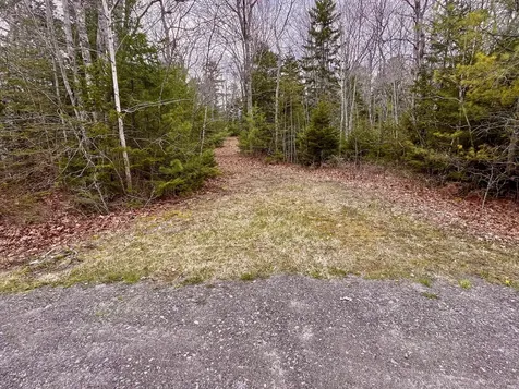92L Russell Road Bristol ME 04541