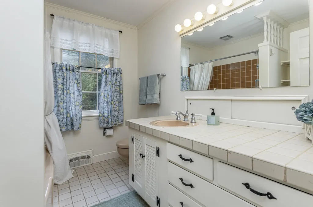 163 State Street Gorham ME 04038