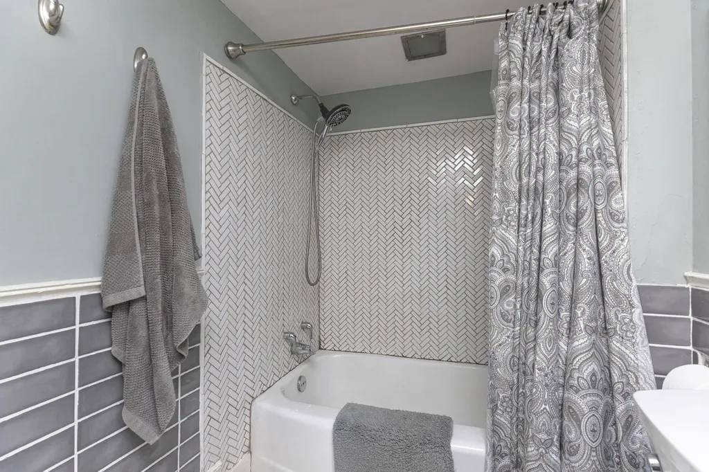 163 State Street Gorham ME 04038