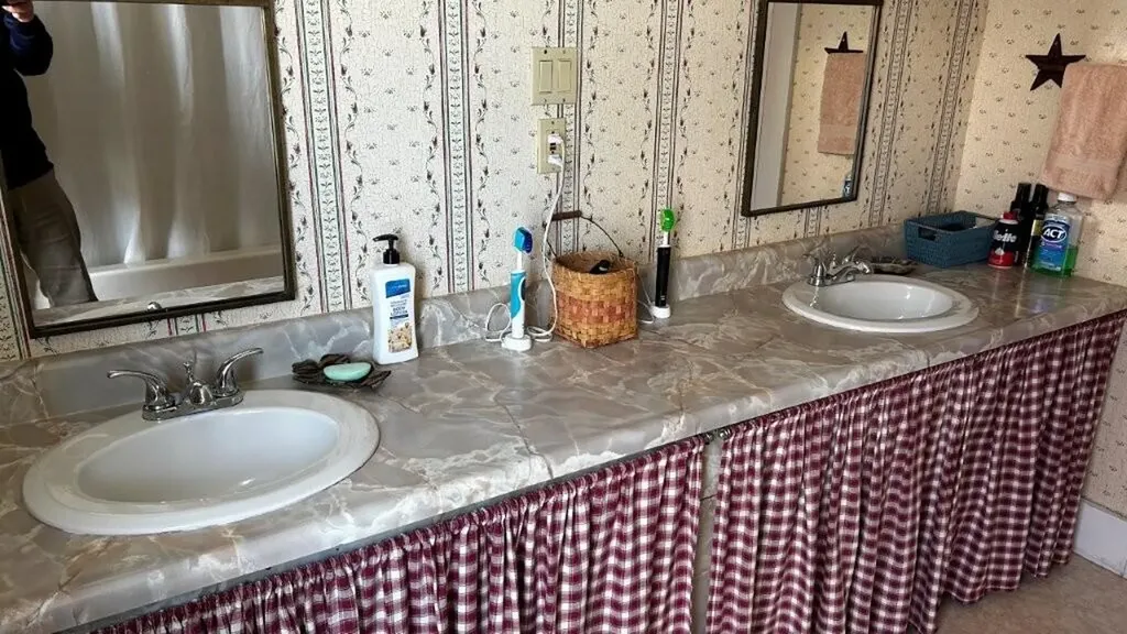42 E Leavitt Street Skowhegan ME 04976