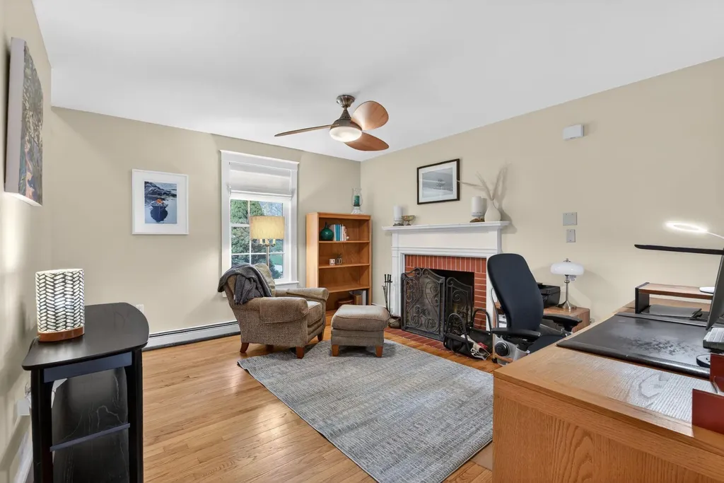 82 Hunts Point Road Cape Elizabeth ME 04107