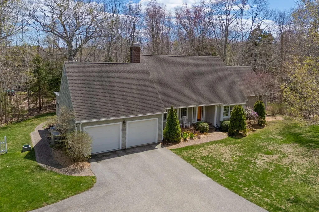 82 Hunts Point Road Cape Elizabeth ME 04107