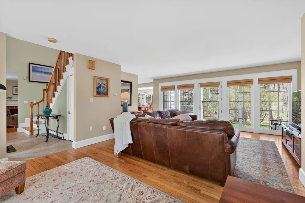 82 Hunts Point Road Cape Elizabeth ME 04107