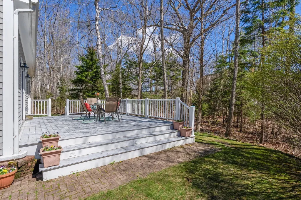 82 Hunts Point Road Cape Elizabeth ME 04107
