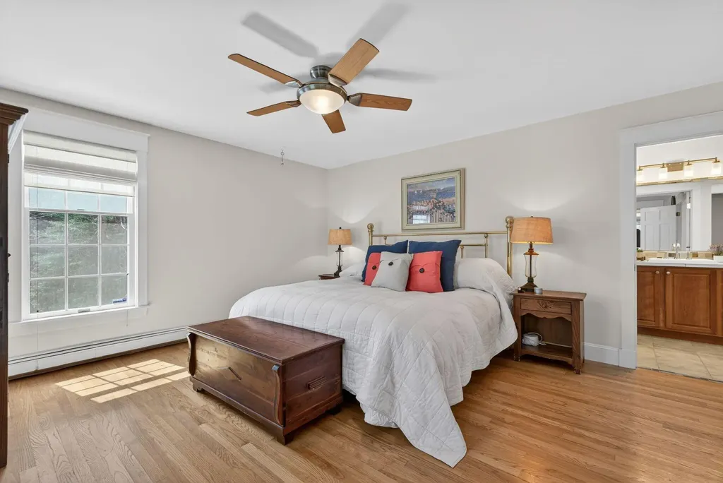 82 Hunts Point Road Cape Elizabeth ME 04107