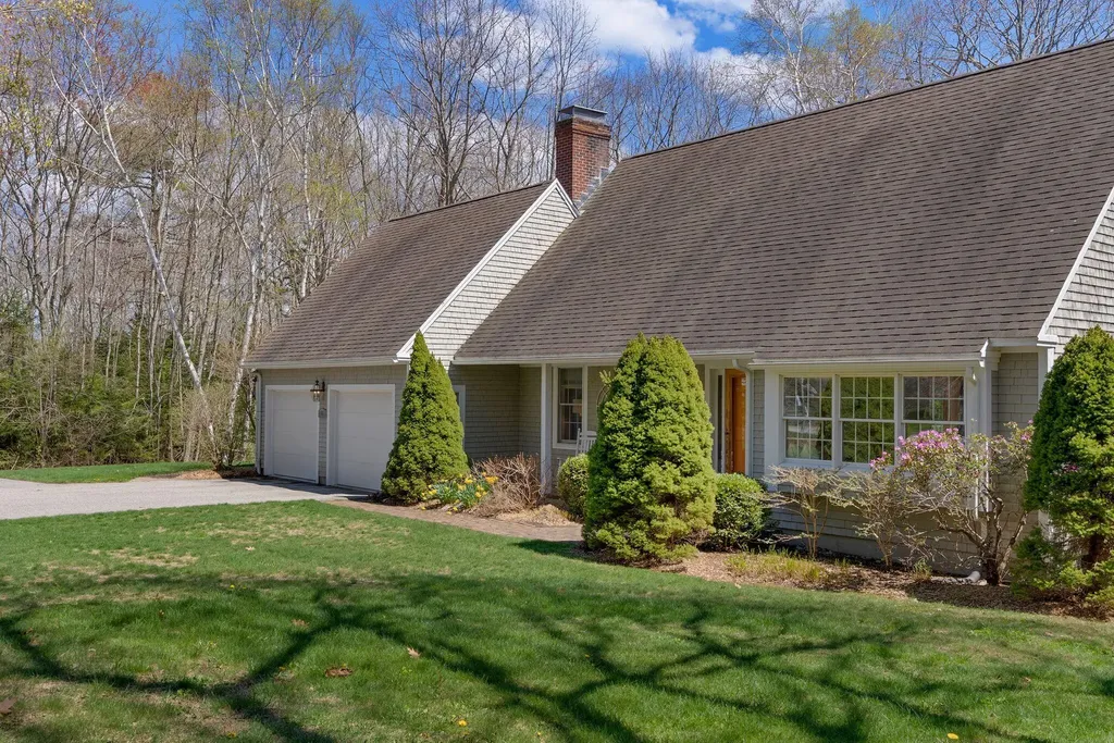 82 Hunts Point Road Cape Elizabeth ME 04107