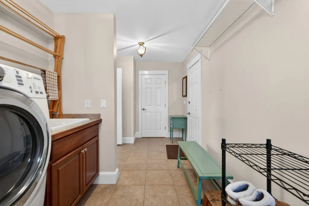 82 Hunts Point Road Cape Elizabeth ME 04107