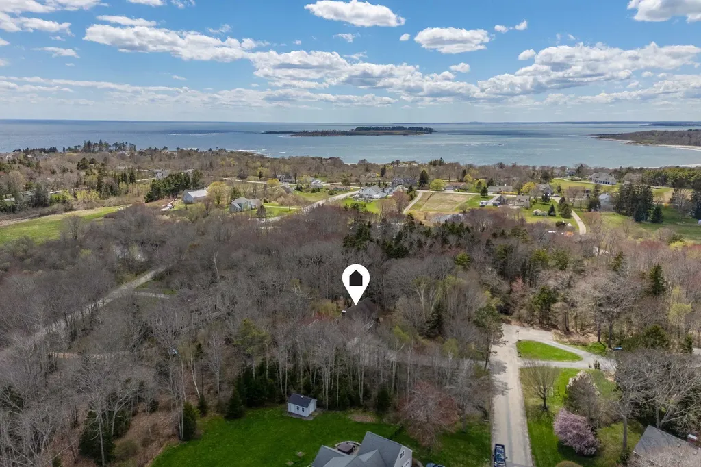 82 Hunts Point Road Cape Elizabeth ME 04107