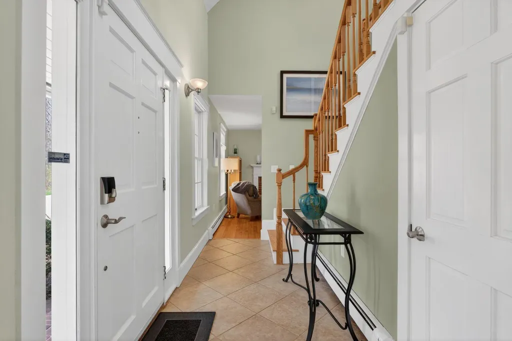 82 Hunts Point Road Cape Elizabeth ME 04107