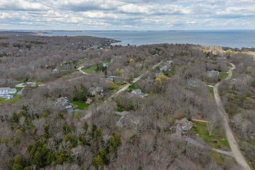 82 Hunts Point Road Cape Elizabeth ME 04107