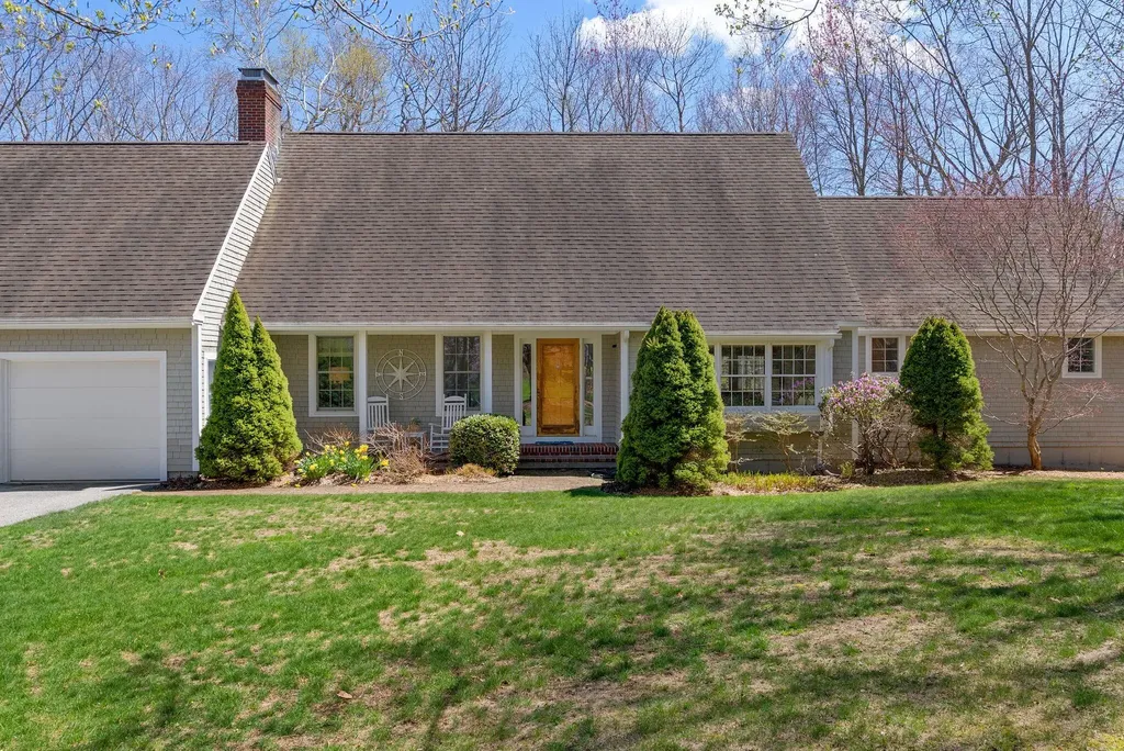 82 Hunts Point Road Cape Elizabeth ME 04107