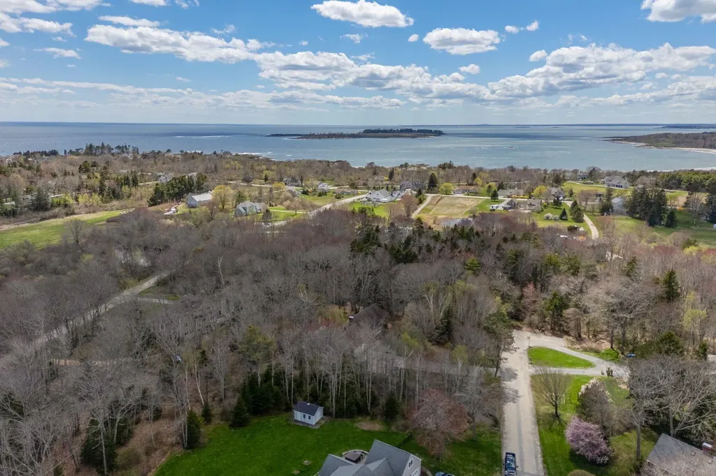 82 Hunts Point Road Cape Elizabeth ME 04107