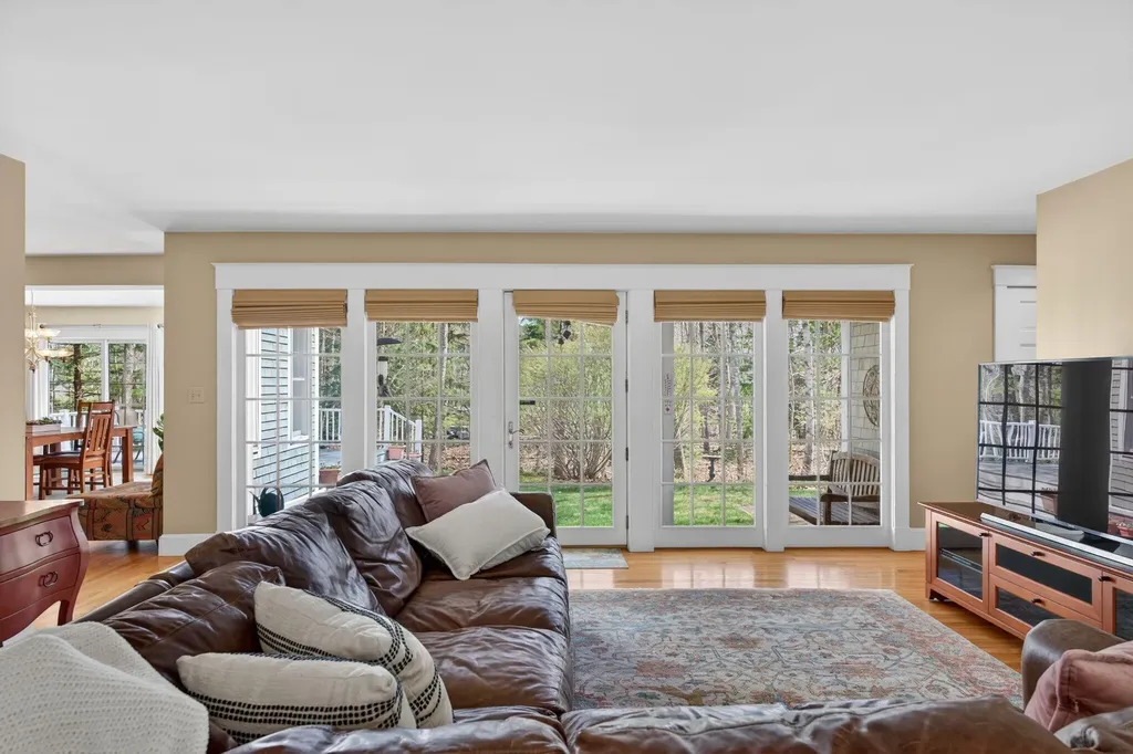 82 Hunts Point Road Cape Elizabeth ME 04107