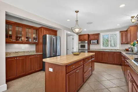 82 Hunts Point Road Cape Elizabeth ME 04107