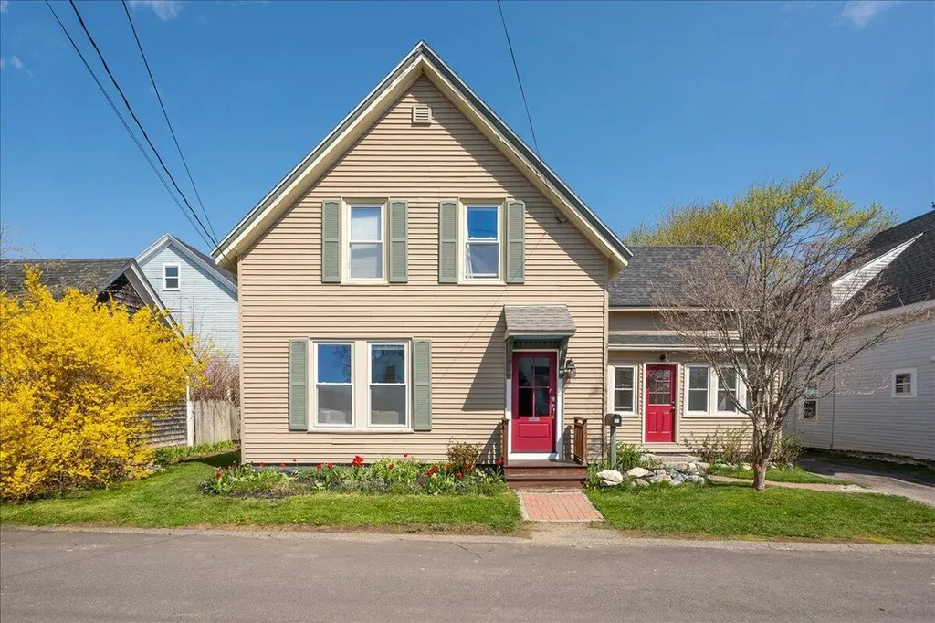 15 Berkley Street Rockland ME 04841