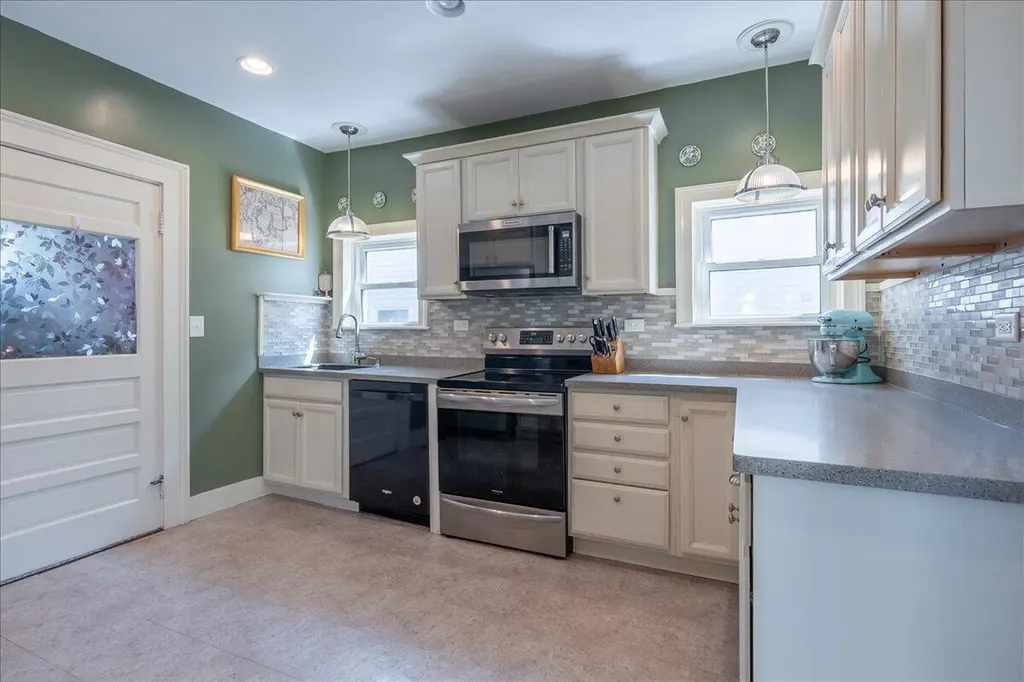 15 Berkley Street Rockland ME 04841