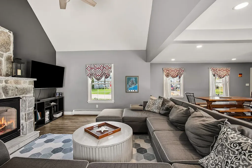 18 Garrison Oaks Drive Kennebunk ME 04043