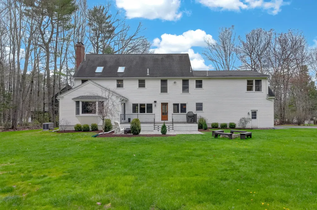 32 Acorn Circle Yarmouth ME 04096