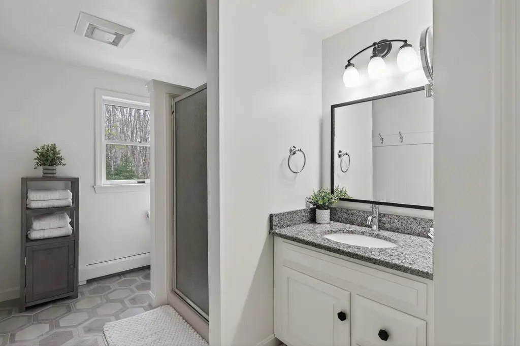 32 Acorn Circle Yarmouth ME 04096