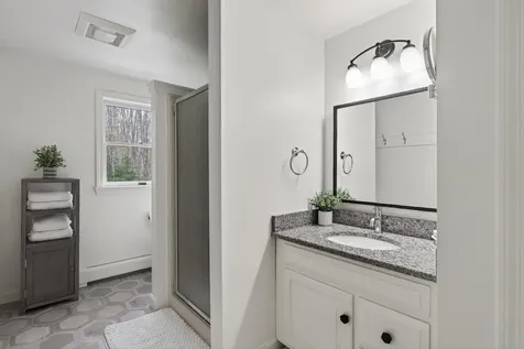 32 Acorn Circle Yarmouth ME 04096