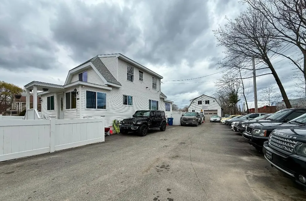 1041 Ocean Avenue Portland ME 04103