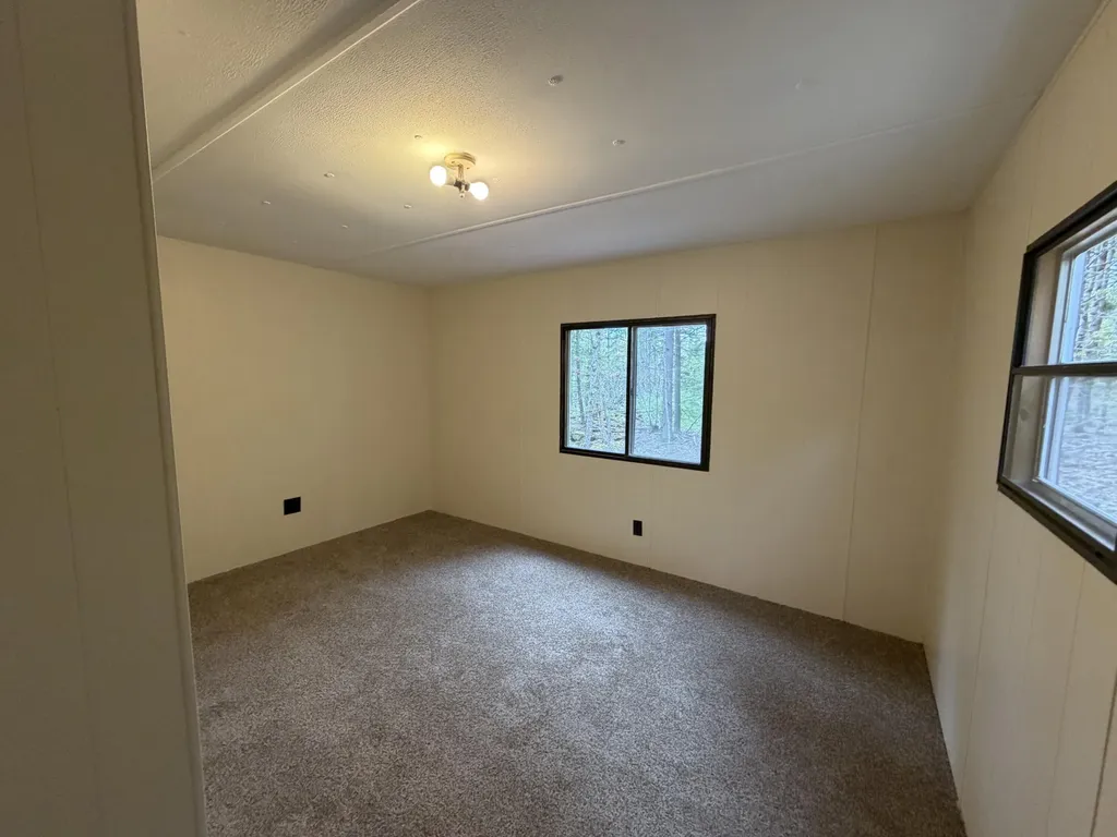 896 Middle Road Dresden ME 04342