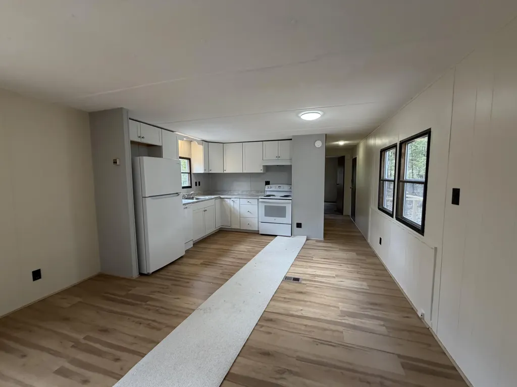 896 Middle Road Dresden ME 04342