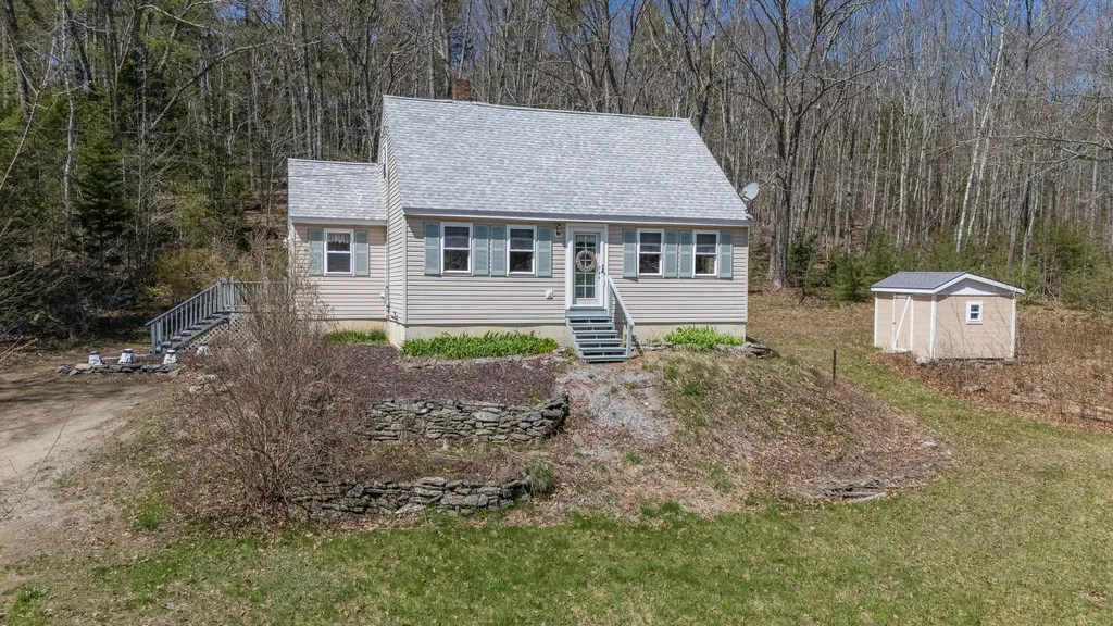 232 Mckay Road Edgecomb ME 04556