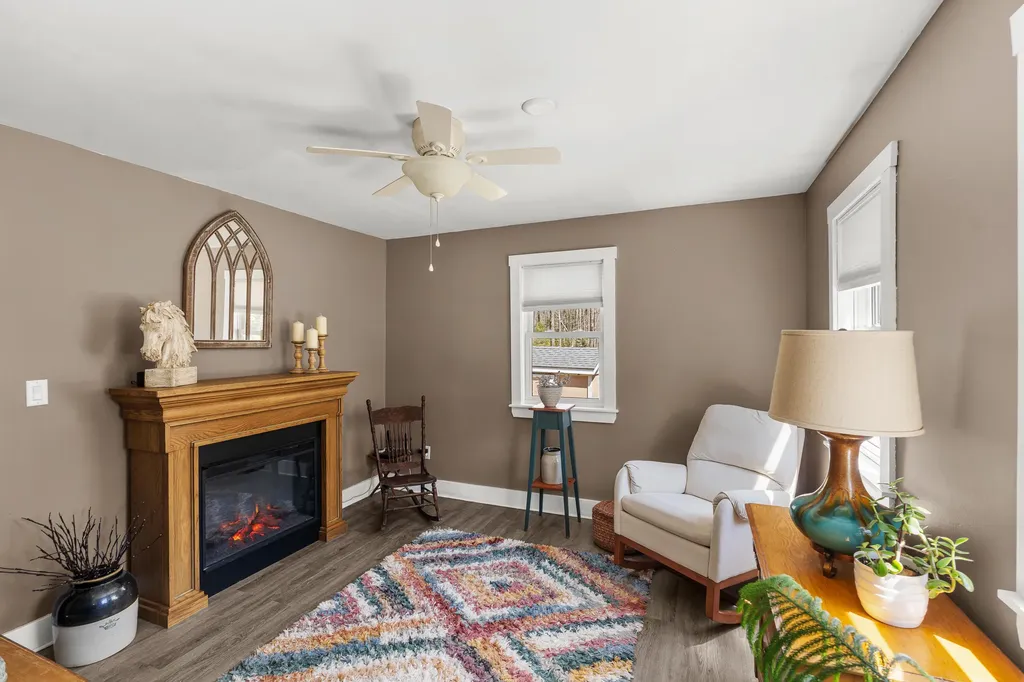 232 Mckay Road Edgecomb ME 04556