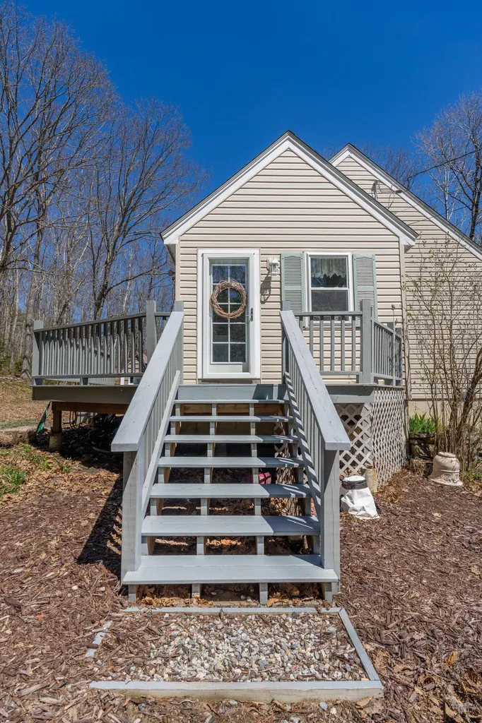 232 Mckay Road Edgecomb ME 04556