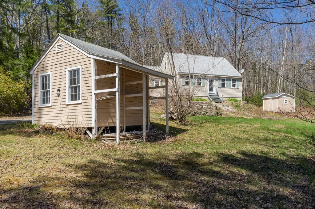 232 Mckay Road Edgecomb ME 04556