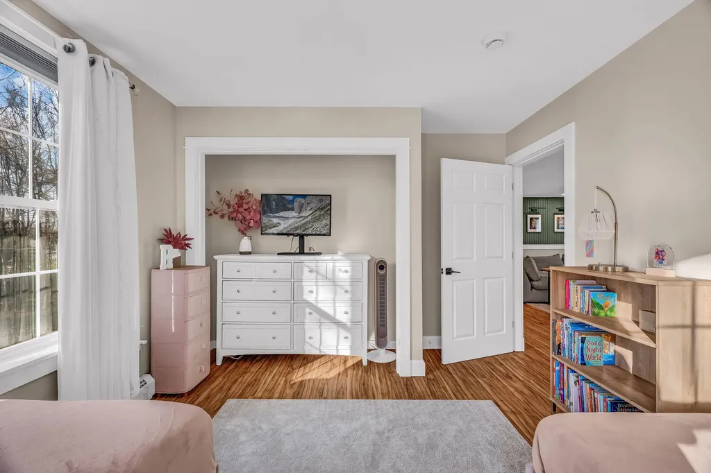 21 Glazier Lane Levant ME 04456