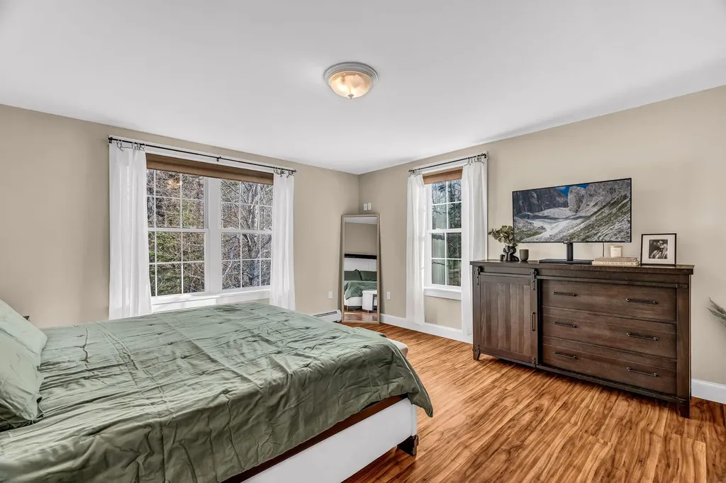 21 Glazier Lane Levant ME 04456