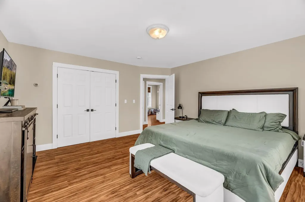 21 Glazier Lane Levant ME 04456