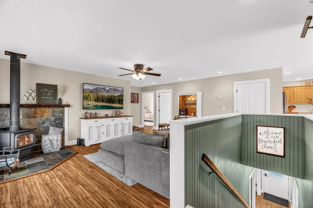 21 Glazier Lane Levant ME 04456