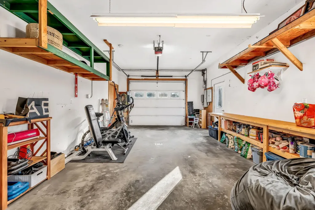 21 Glazier Lane Levant ME 04456